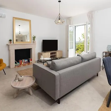 Beautiful New 3-bedroom House, Near Cavtat,parking * Cavtat
