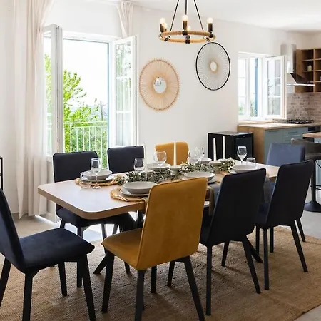 Beautiful New 3-bedroom House, Near Cavtat,parking