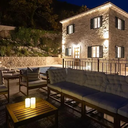Beautiful New 3-bedroom House, Near Cavtat,parking *