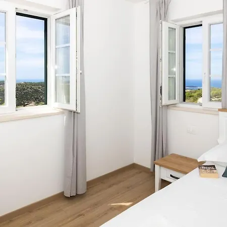 Villa Beautiful New 3-bedroom House, Near Cavtat,parking