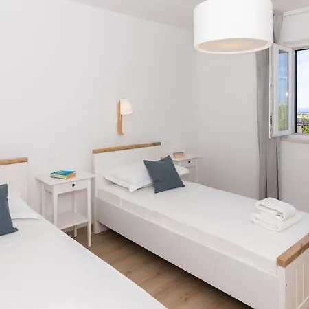 Beautiful New 3-bedroom House, Near Cavtat,parking Cavtat
