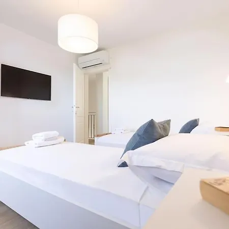 Villa Beautiful New 3-bedroom House, Near Cavtat,parking Cavtat