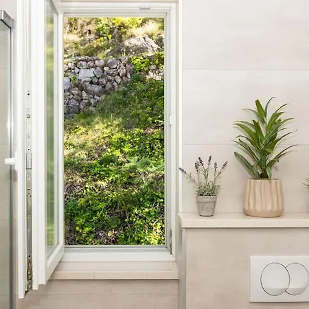 Beautiful New 3-bedroom House, Near Cavtat,parking Villa