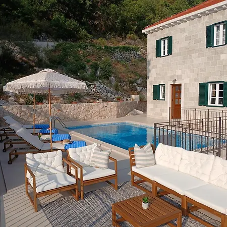 Beautiful New 3-bedroom House, Near Cavtat,parking Villa