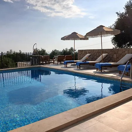 Beautiful New 3-bedroom House, Near Cavtat,parking Villa *