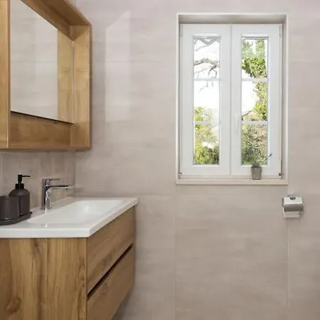 Beautiful New 3-bedroom House, Near Cavtat,parking Villa Cavtat