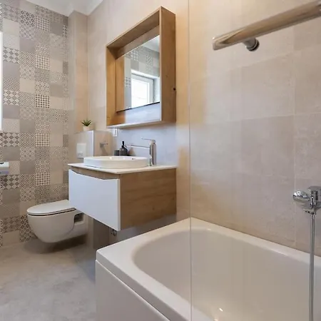 Beautiful New 3-bedroom House, Near Cavtat,parking *
